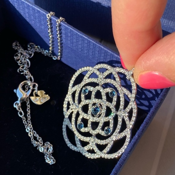 SWAROVSKI sapphire blue and clear crystals silver tone necklace - Picture 3 of 7